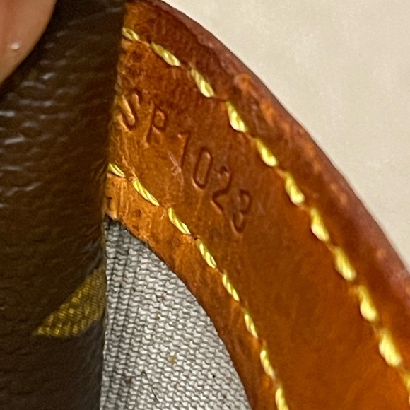 🔥 SOLD 🔥Louis Vuitton Reporter PM - Picture 2 of 16